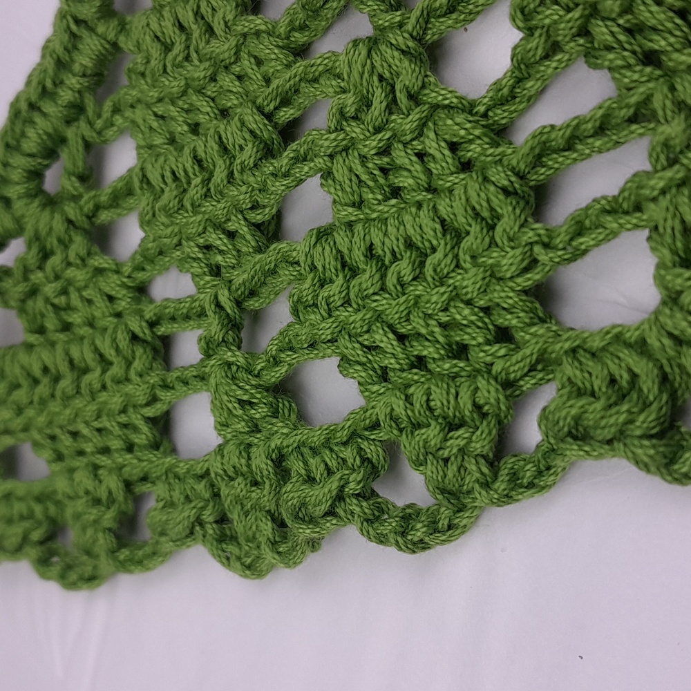 Green Handcrafted Crochet Filet Leaf Patterned Tie Back Head Bandana Kerchief - Picture 3 of 7